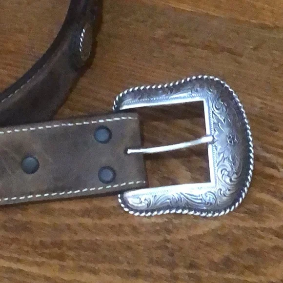 Cavender's Men's Brown Leather Lacing and Conchos Western Belt Size 40 - Picture 3 of 14